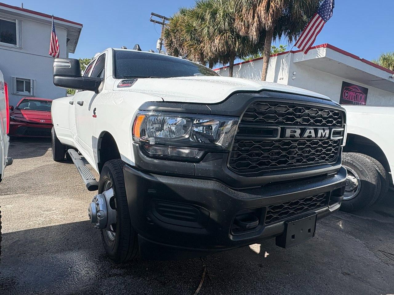 RAM 3500 Tradesman Crew Cab 4WD DRW 2024