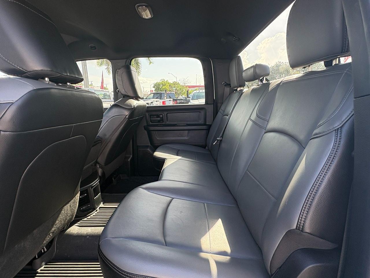 RAM 3500 Tradesman Crew Cab 4WD DRW 2024