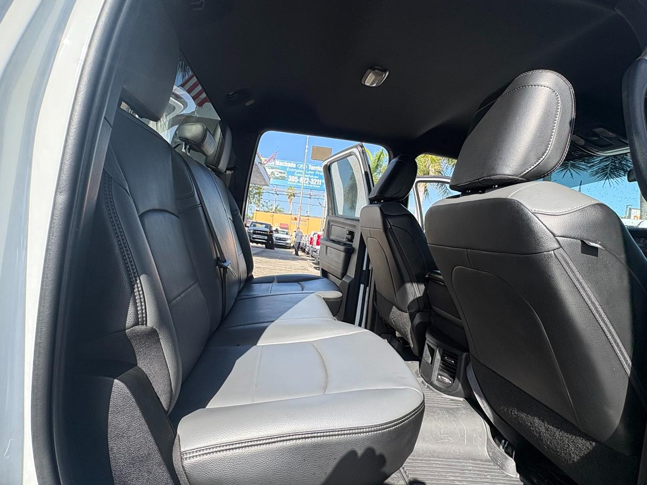 RAM 3500 Tradesman Crew Cab 4WD DRW 2024