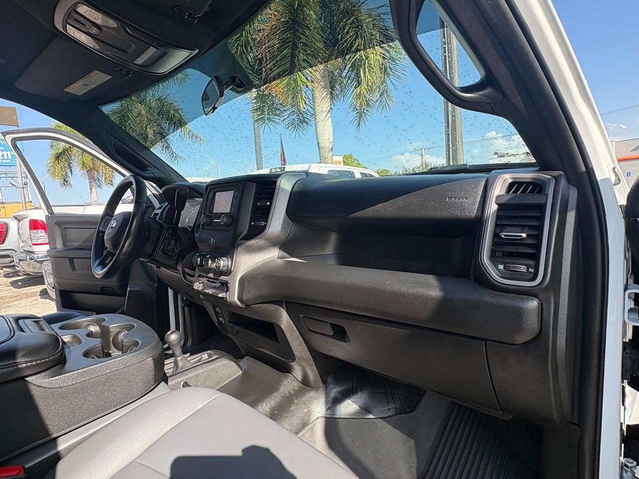RAM 3500 Tradesman Crew Cab 4WD DRW 2024