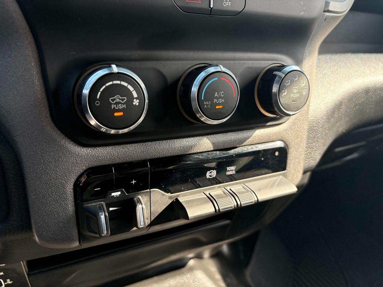 RAM 3500 Tradesman Crew Cab 4WD DRW 2024