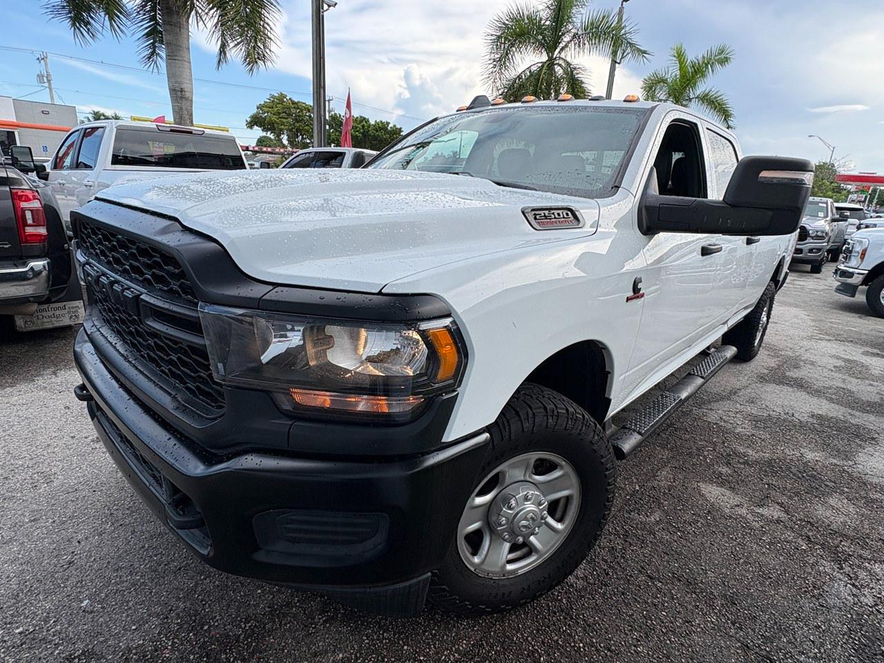 RAM 2500 Tradesman Crew Cab LWB 4WD 2024