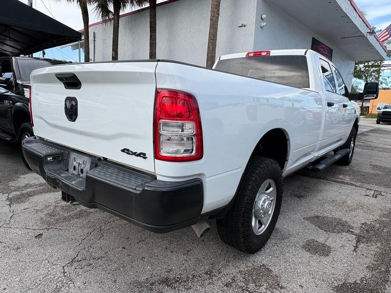 RAM 2500 Tradesman Crew Cab LWB 4WD 2024