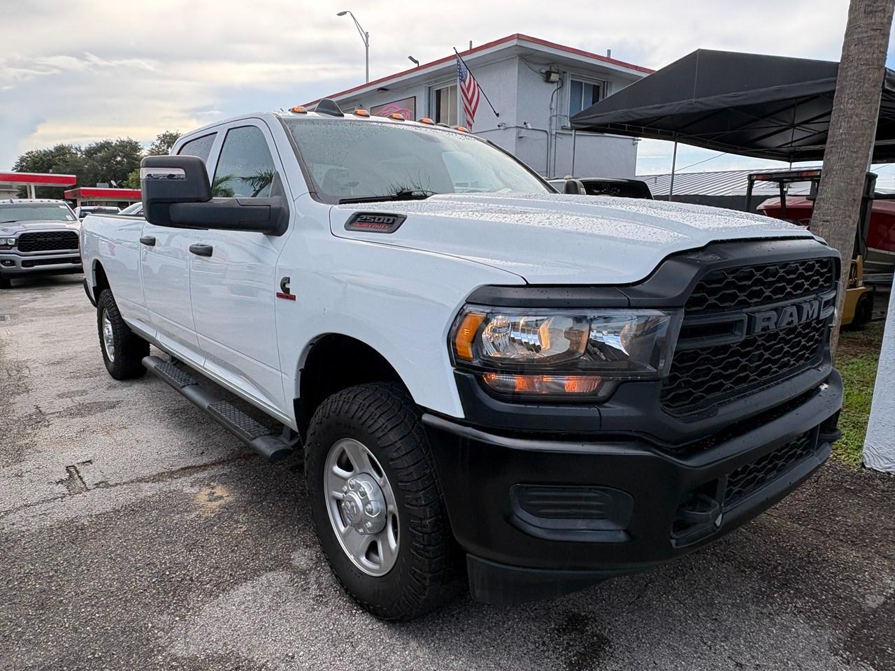 RAM 2500 Tradesman Crew Cab LWB 4WD 2024