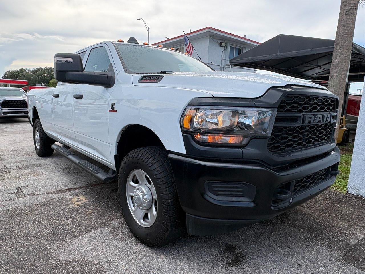 RAM 2500 Tradesman Crew Cab LWB 4WD 2024
