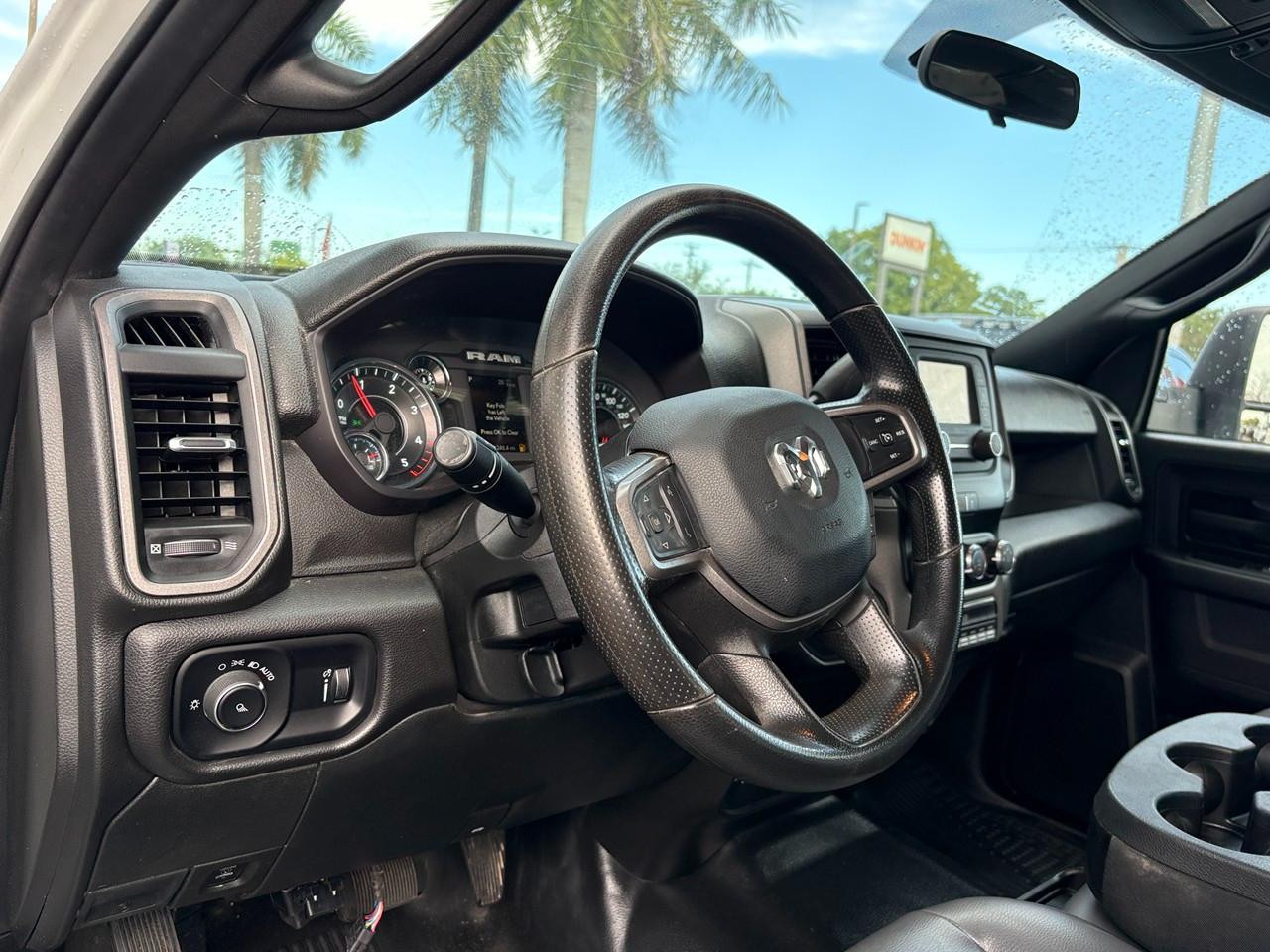 RAM 2500 Tradesman Crew Cab LWB 4WD 2024