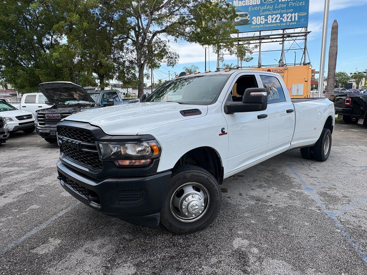 RAM 3500 Tradesman Crew Cab 4WD DRW 2024