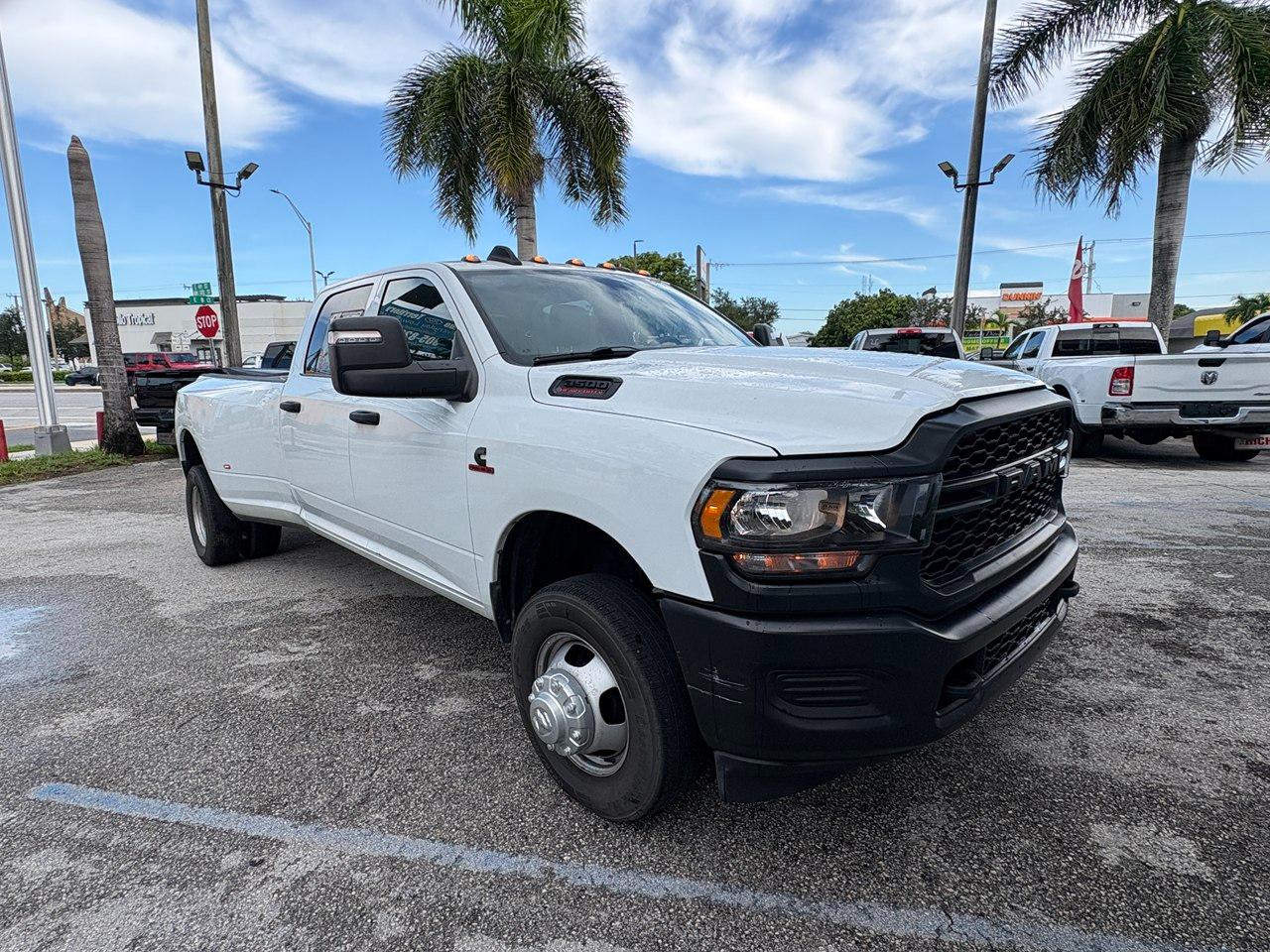RAM 3500 Tradesman Crew Cab 4WD DRW 2024