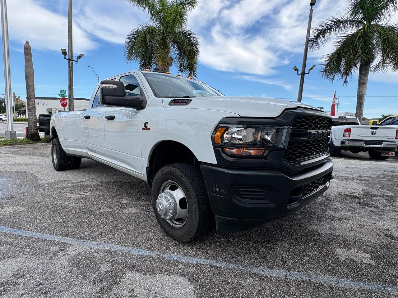 RAM 3500 Tradesman Crew Cab 4WD DRW 2024