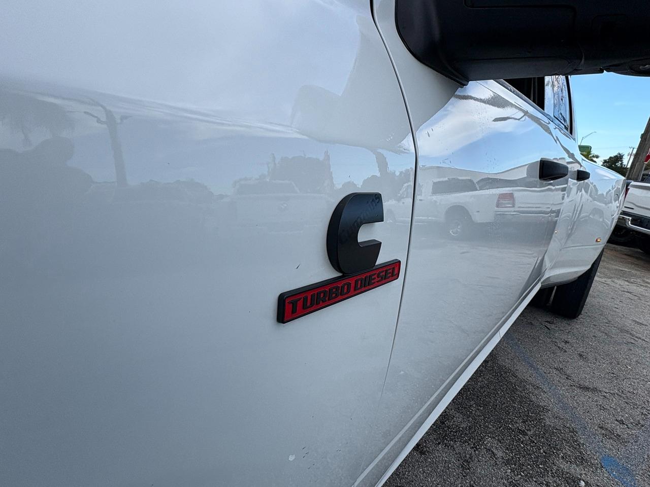 RAM 3500 Tradesman Crew Cab 4WD DRW 2024