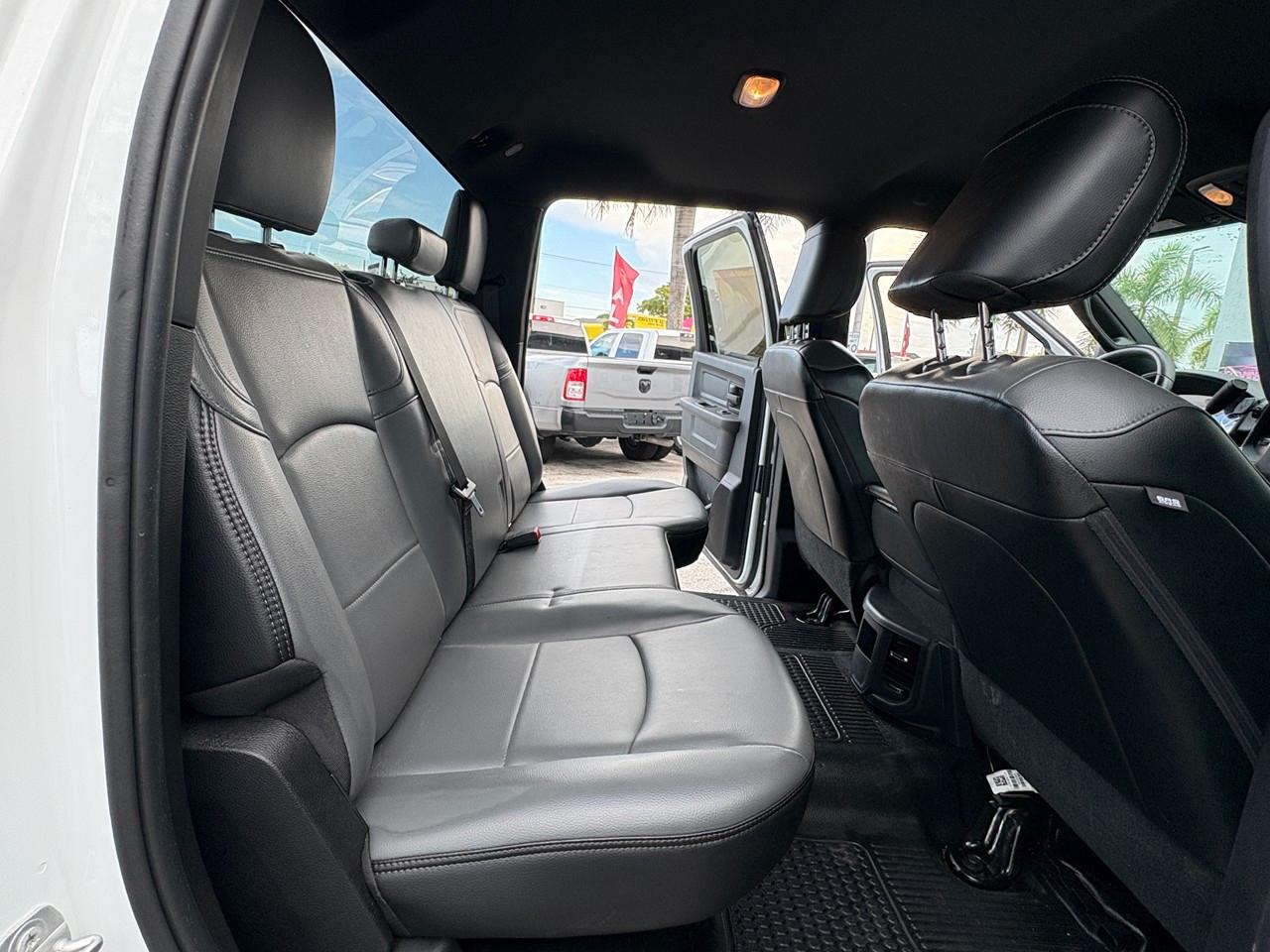 RAM 3500 Tradesman Crew Cab 4WD DRW 2024