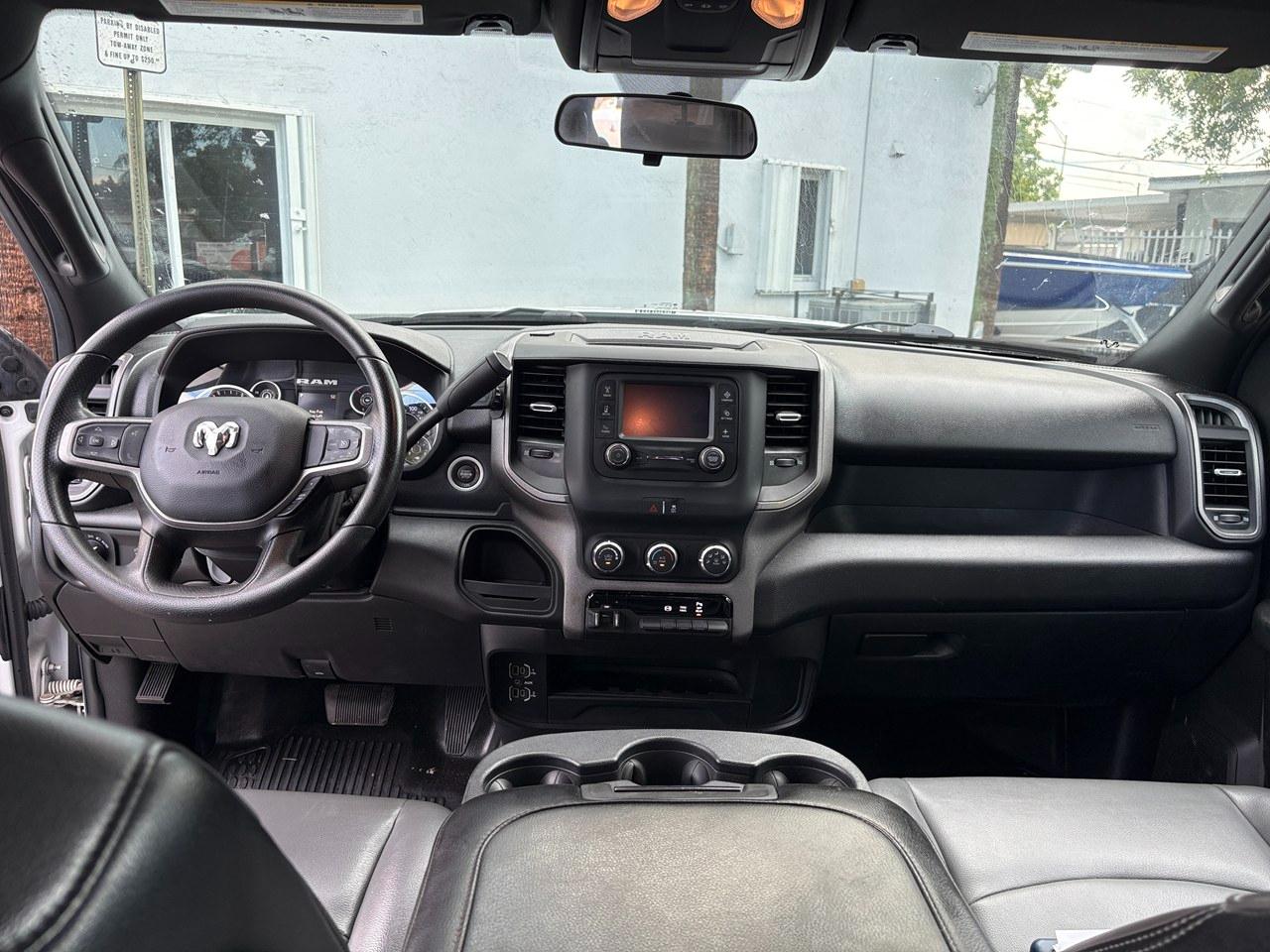 RAM 3500 Tradesman Crew Cab 4WD DRW 2024