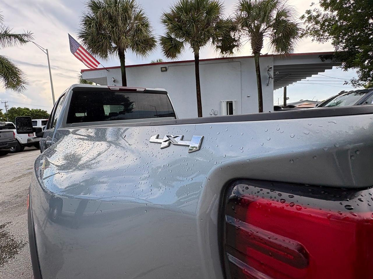GMC Sierra 3500HD SLE Crew Cab 4WD 2024