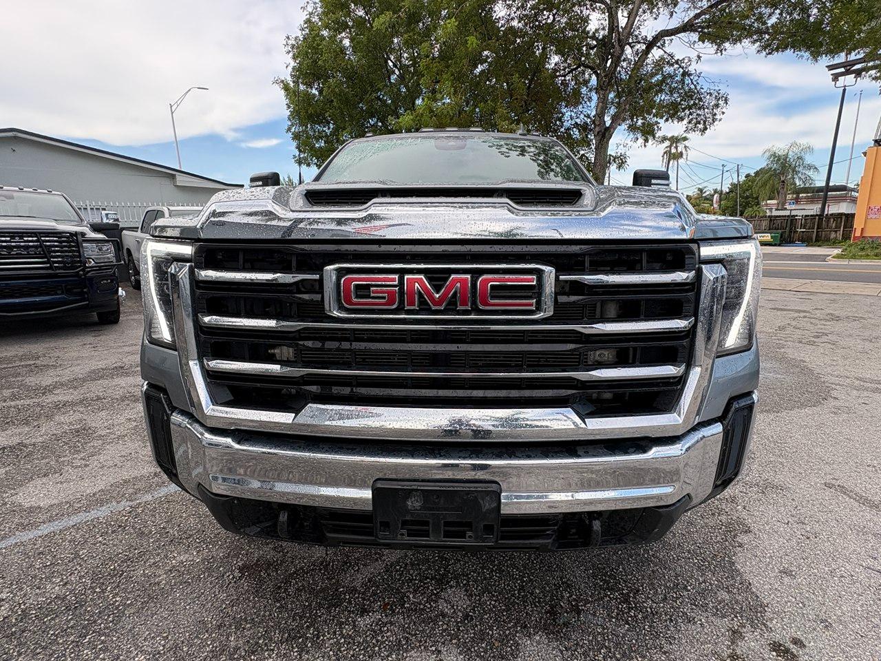 GMC Sierra 3500HD SLE Crew Cab 4WD 2024