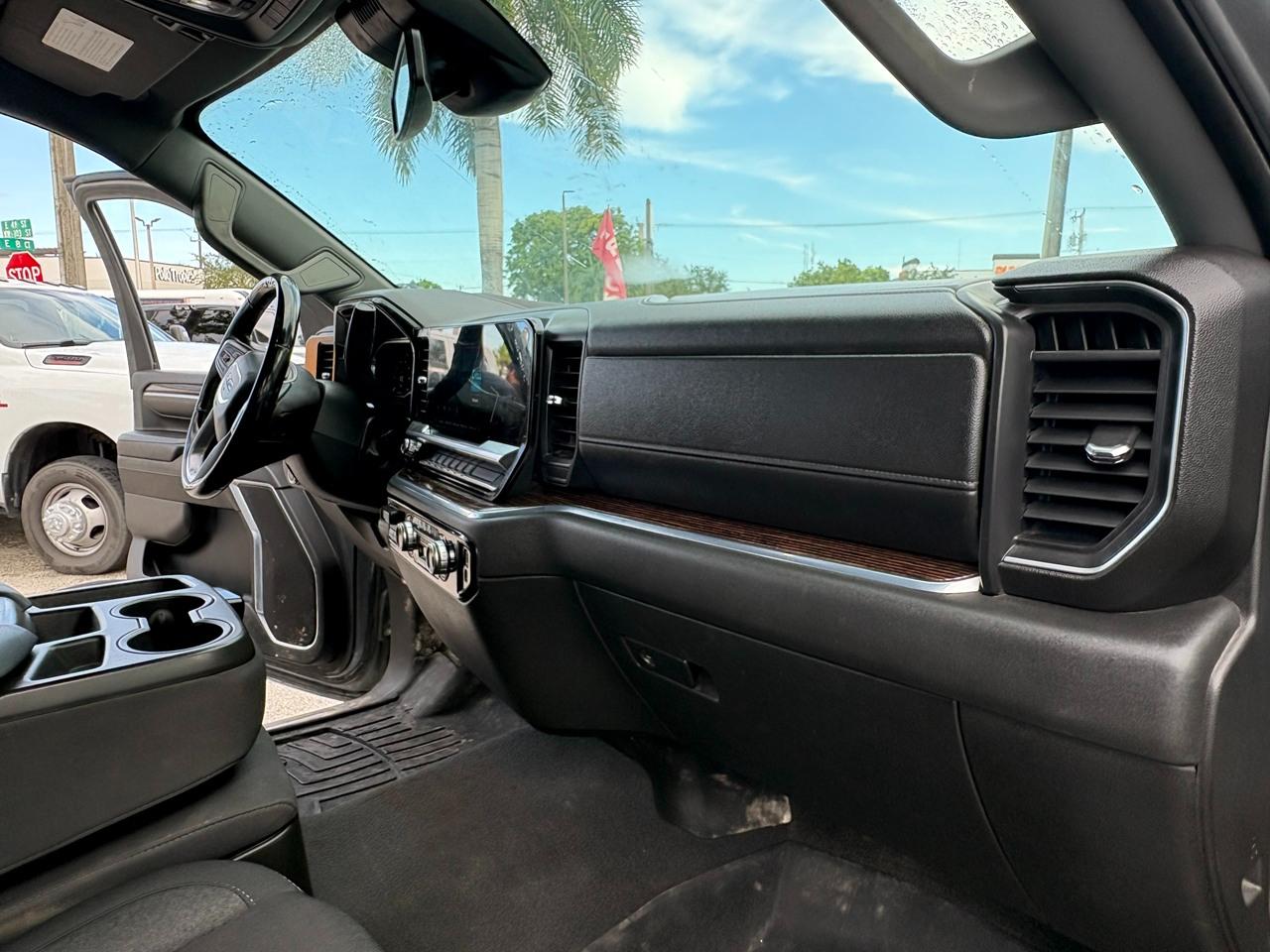 GMC Sierra 3500HD SLE Crew Cab 4WD 2024
