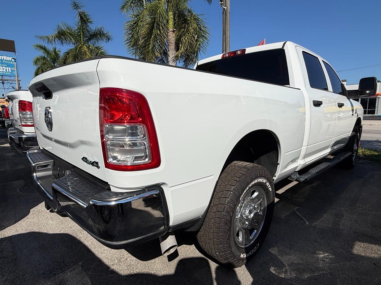 RAM 2500 Tradesman Crew Cab SWB 4WD 2024