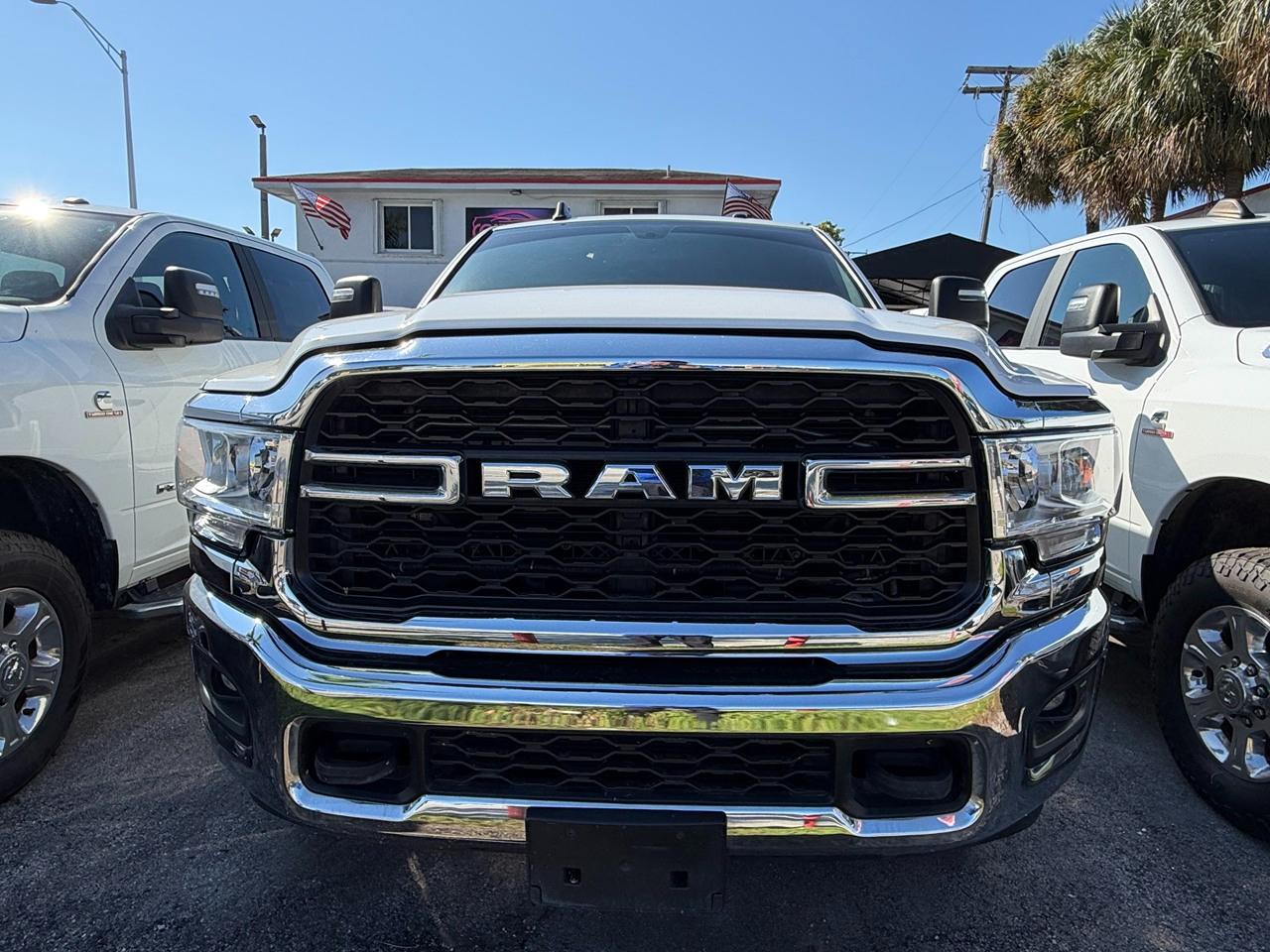 RAM 2500 Tradesman Crew Cab SWB 4WD 2024