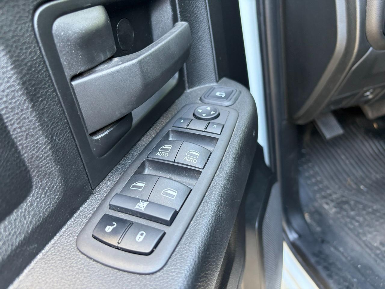 RAM 2500 Tradesman Crew Cab SWB 4WD 2024