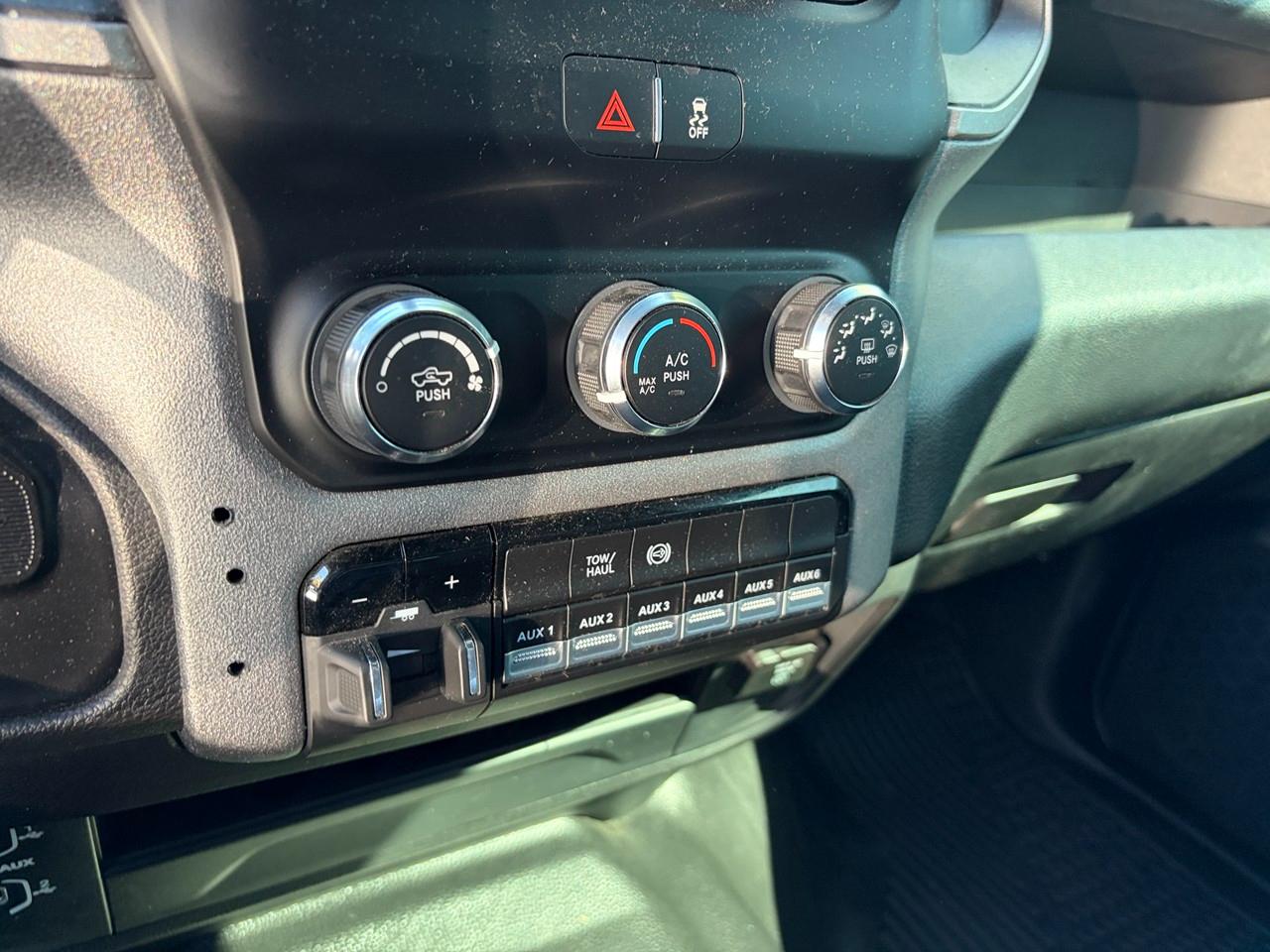 RAM 2500 Tradesman Crew Cab SWB 4WD 2024