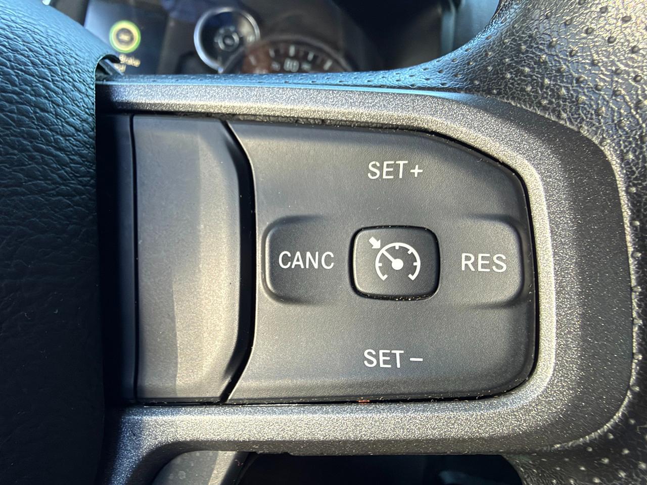 RAM 2500 Tradesman Crew Cab SWB 4WD 2024