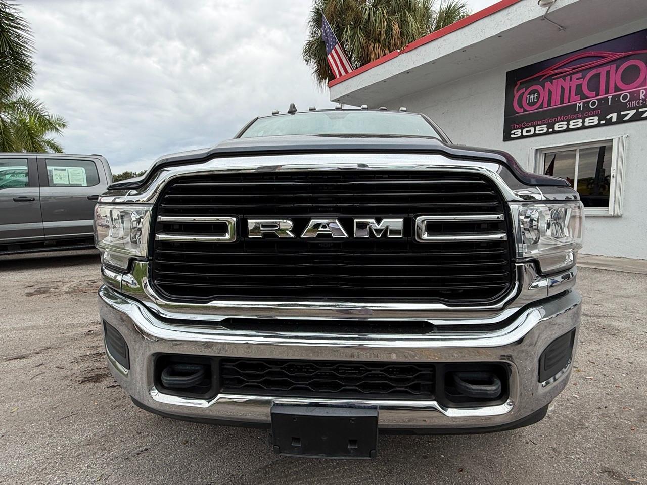 RAM 3500 Tradesman Crew Cab 4WD DRW 2021