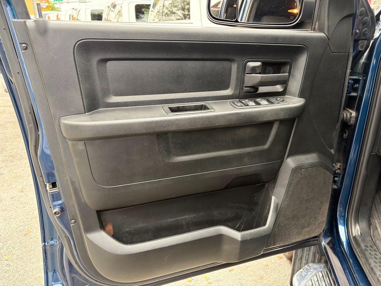 RAM 3500 Tradesman Crew Cab 4WD DRW 2021