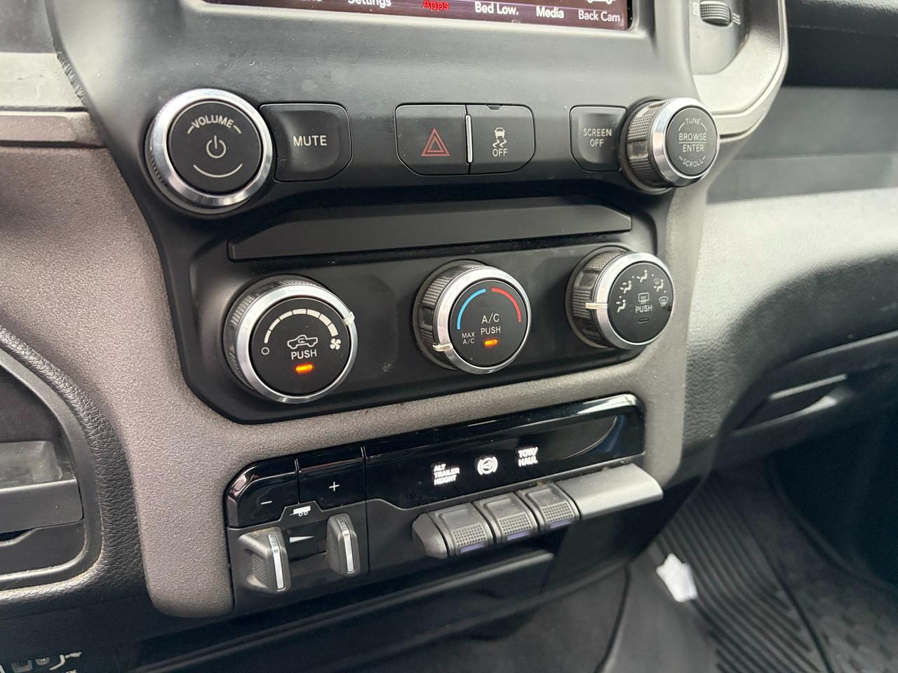 RAM 3500 Tradesman Crew Cab 4WD DRW 2021