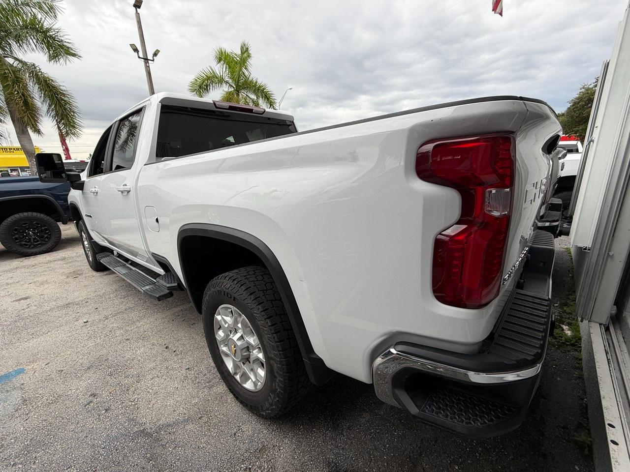 Chevrolet Silverado 2500HD LT Crew Cab Short Box 4WD 2024