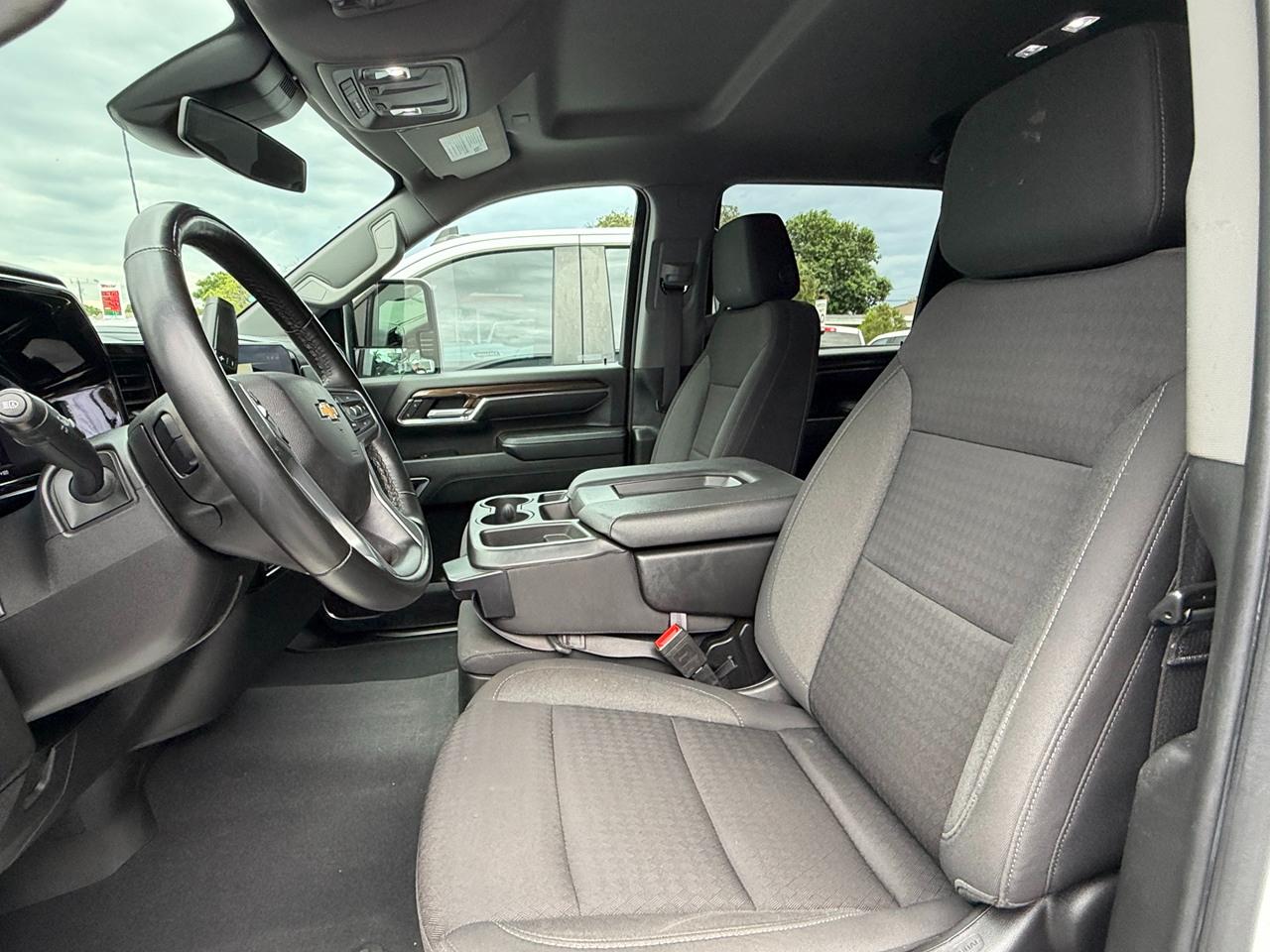 Chevrolet Silverado 2500HD LT Crew Cab Short Box 4WD 2024
