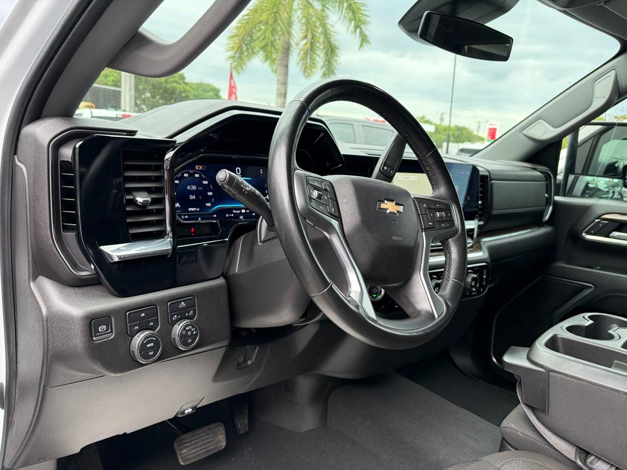 Chevrolet Silverado 2500HD LT Crew Cab Short Box 4WD 2024