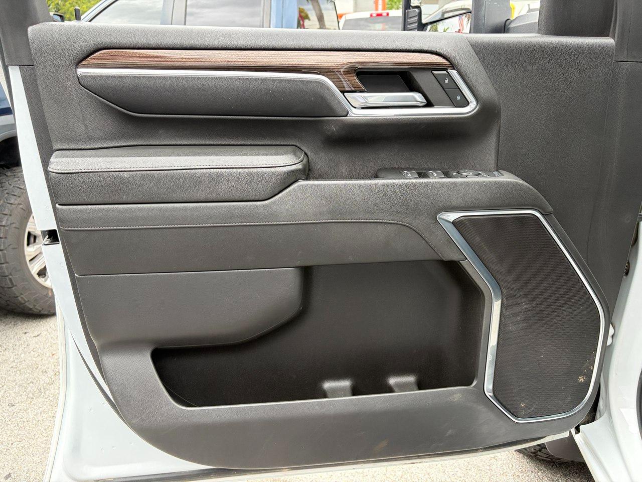 Chevrolet Silverado 2500HD LT Crew Cab Short Box 4WD 2024
