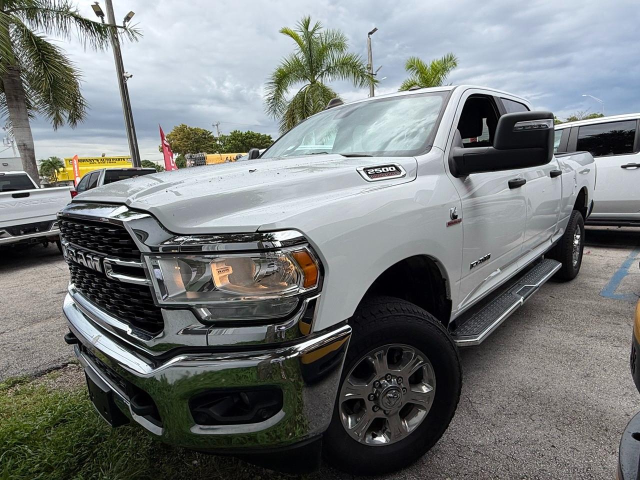 RAM 2500 Tradesman Crew Cab SWB 4WD 2024
