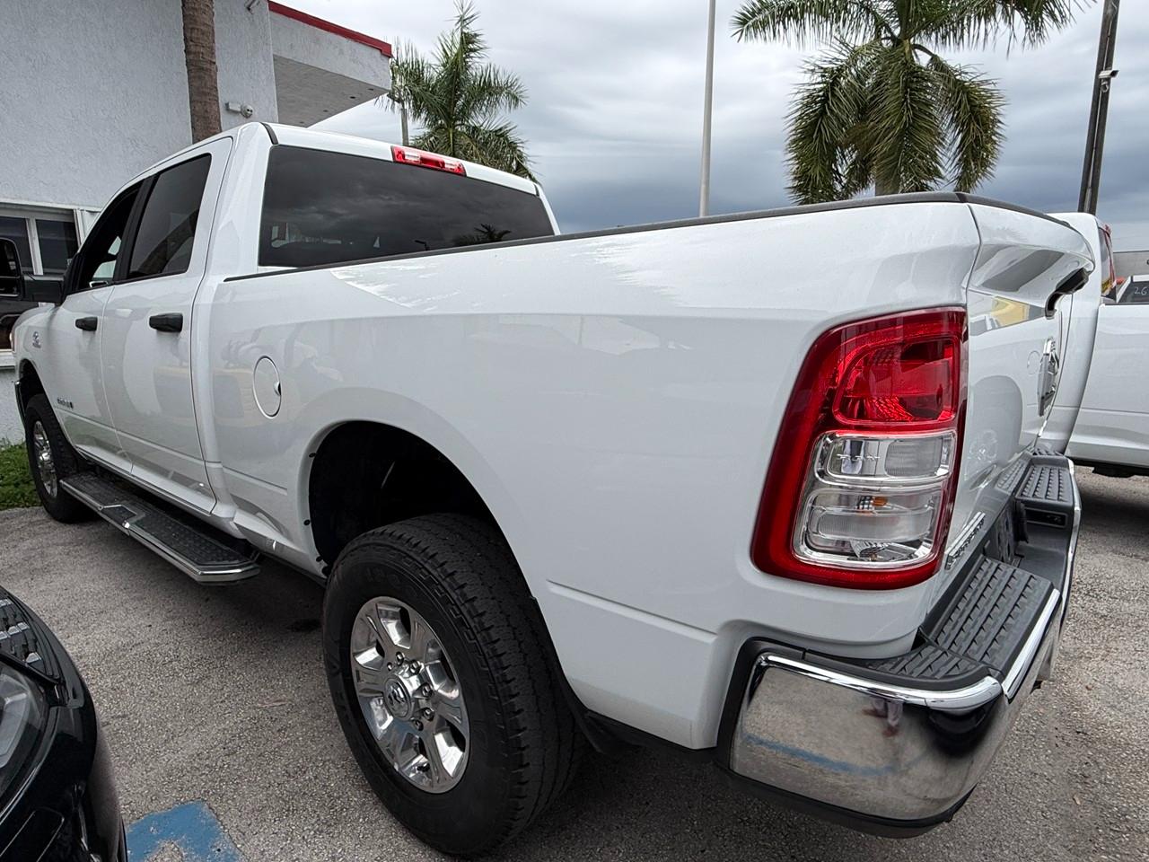 RAM 2500 Tradesman Crew Cab SWB 4WD 2024