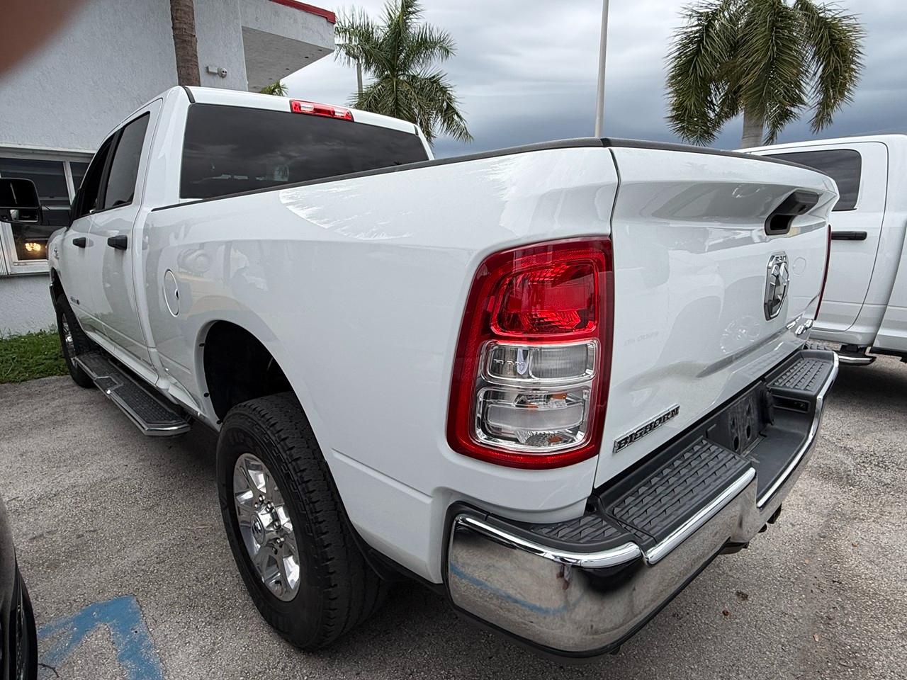 RAM 2500 Tradesman Crew Cab SWB 4WD 2024