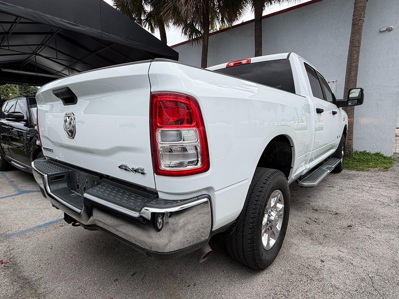 RAM 2500 Tradesman Crew Cab SWB 4WD 2024