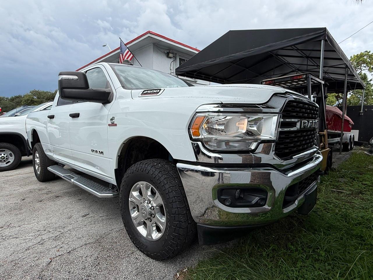 RAM 2500 Tradesman Crew Cab SWB 4WD 2024