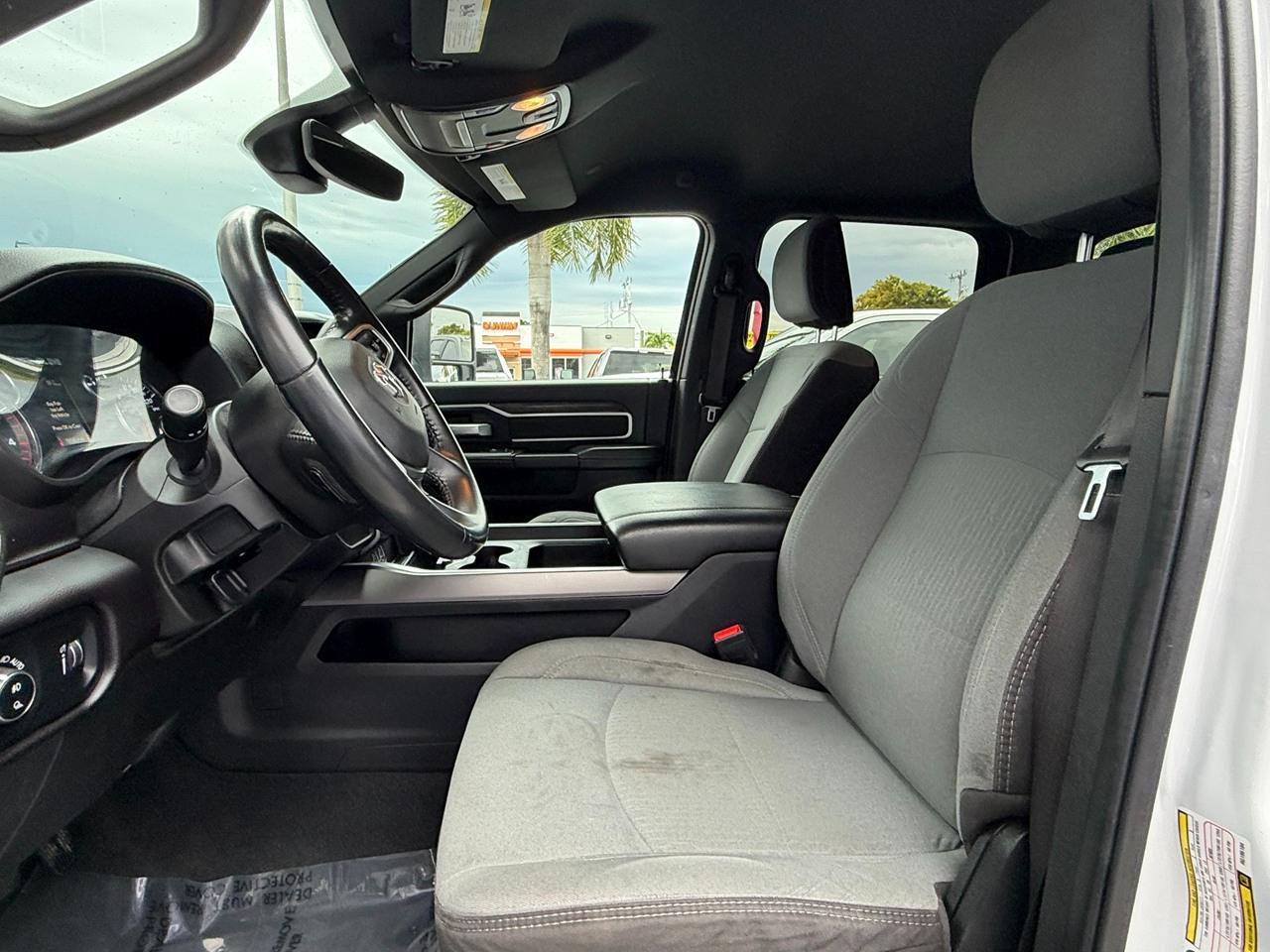 RAM 2500 Tradesman Crew Cab SWB 4WD 2024