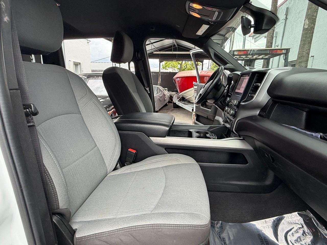 RAM 2500 Tradesman Crew Cab SWB 4WD 2024