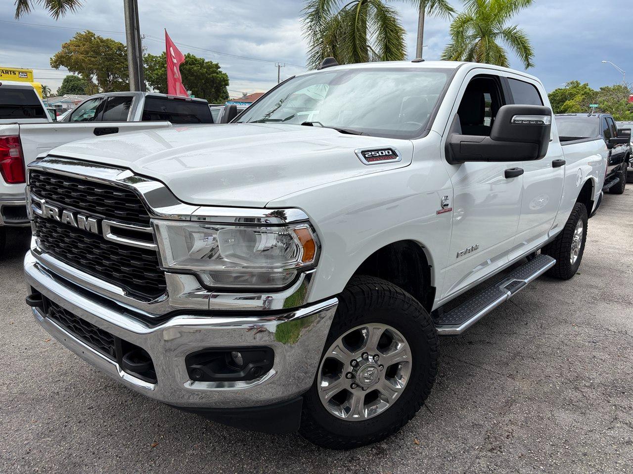 RAM 2500 Tradesman Crew Cab SWB 4WD 2024