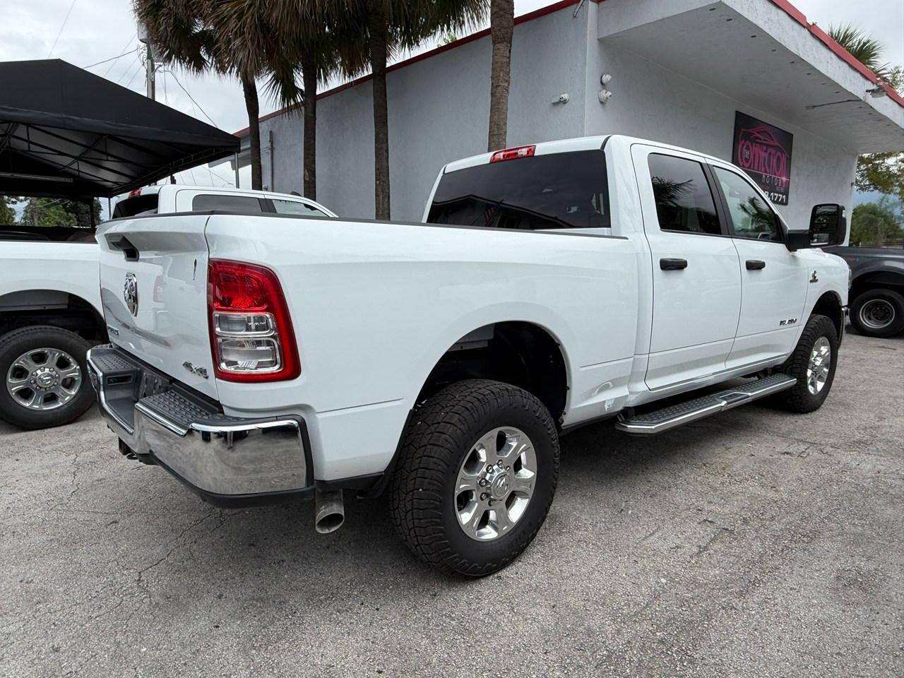 RAM 2500 Tradesman Crew Cab SWB 4WD 2024