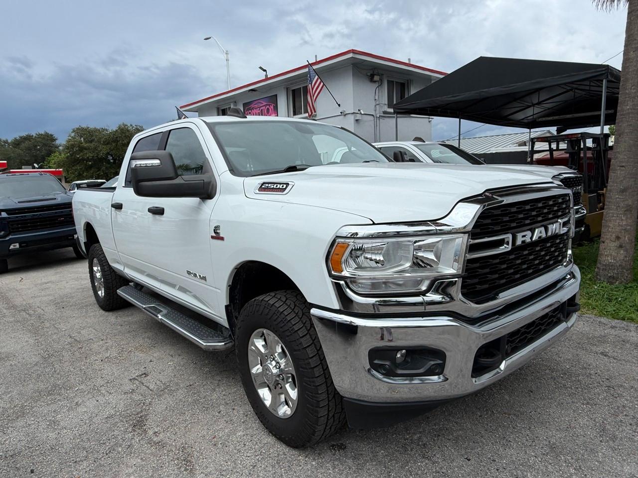 RAM 2500 Tradesman Crew Cab SWB 4WD 2024
