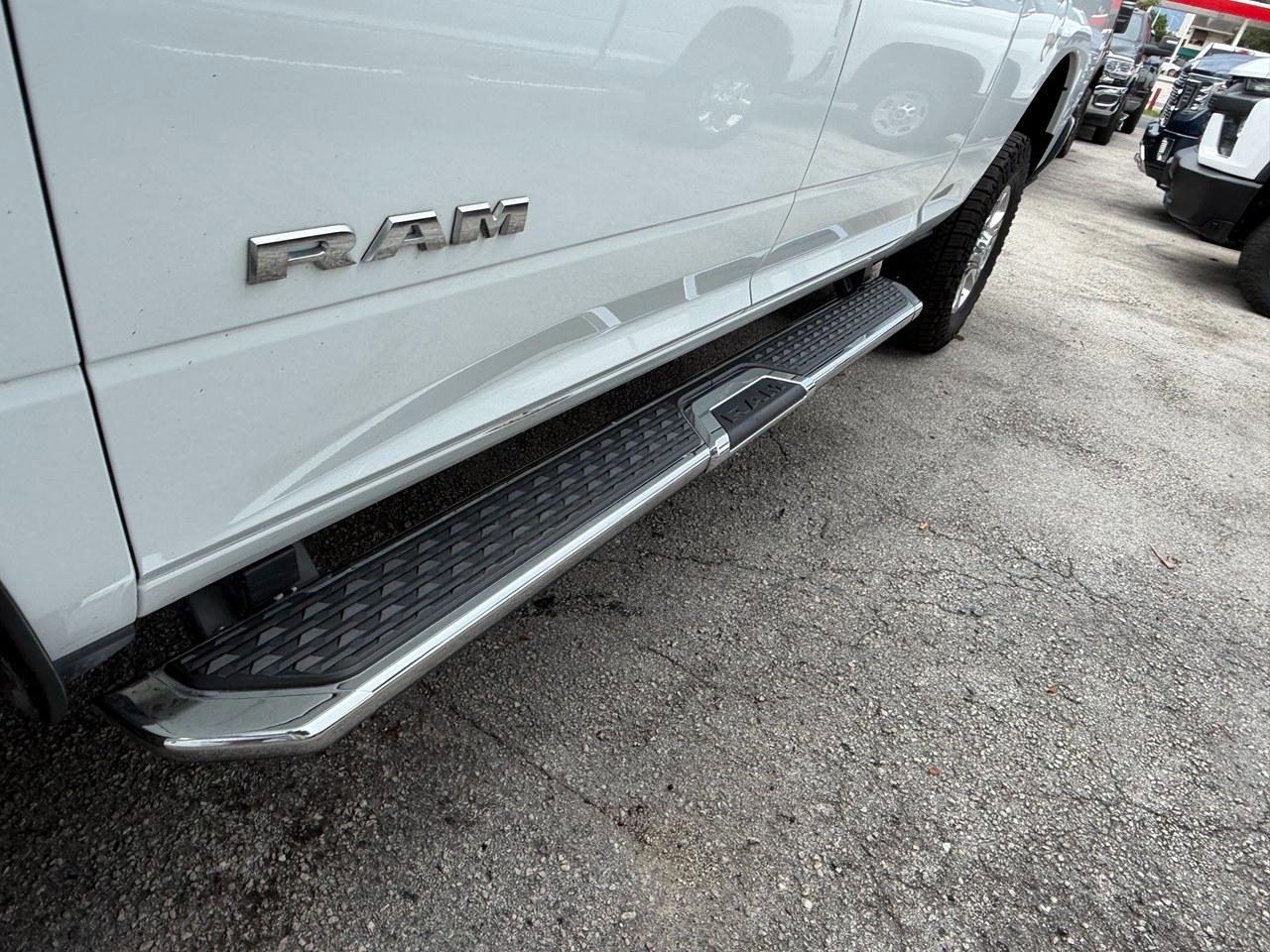 RAM 2500 Tradesman Crew Cab SWB 4WD 2024
