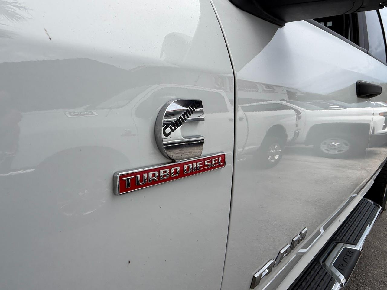 RAM 2500 Tradesman Crew Cab SWB 4WD 2024