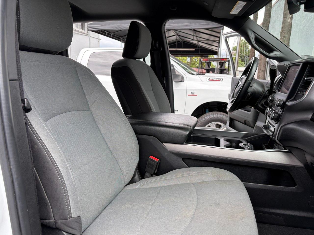 RAM 2500 Tradesman Crew Cab SWB 4WD 2024