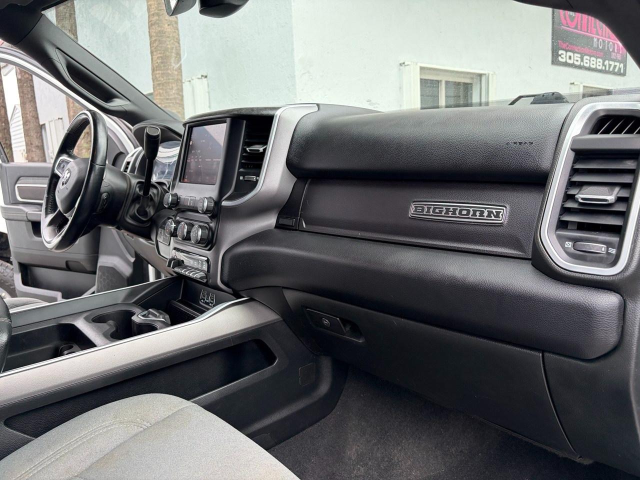 RAM 2500 Tradesman Crew Cab SWB 4WD 2024