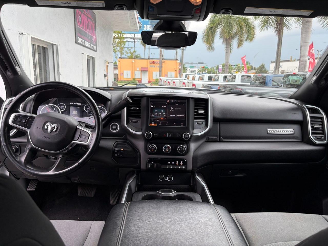 RAM 2500 Tradesman Crew Cab SWB 4WD 2024