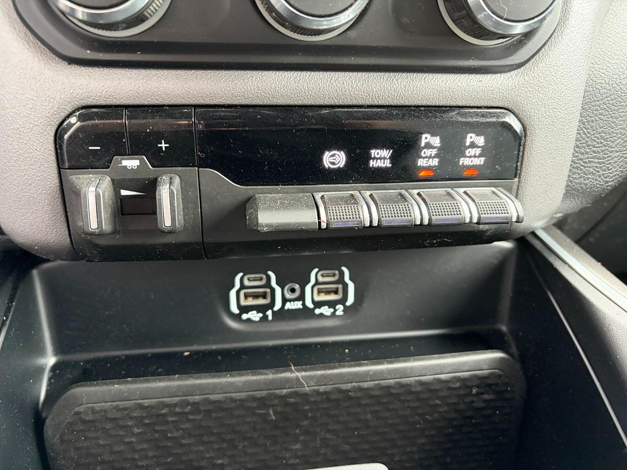 RAM 2500 Tradesman Crew Cab SWB 4WD 2024