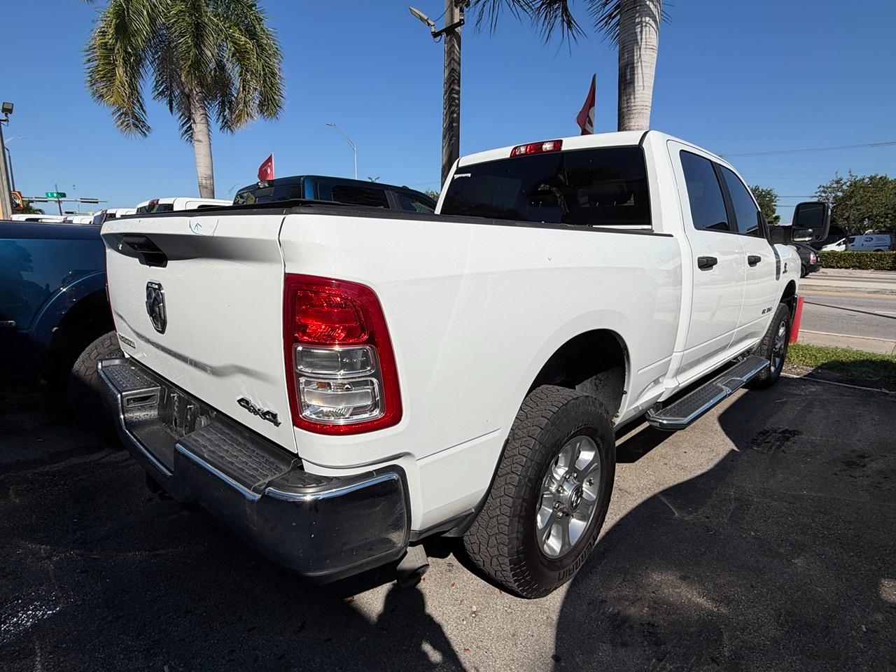 RAM 2500 Tradesman Crew Cab SWB 4WD 2024