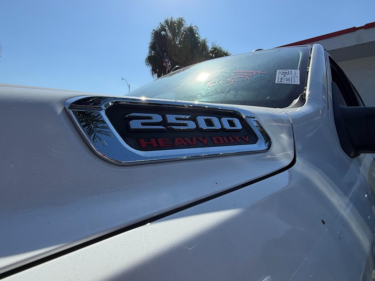 RAM 2500 Tradesman Crew Cab SWB 4WD 2024