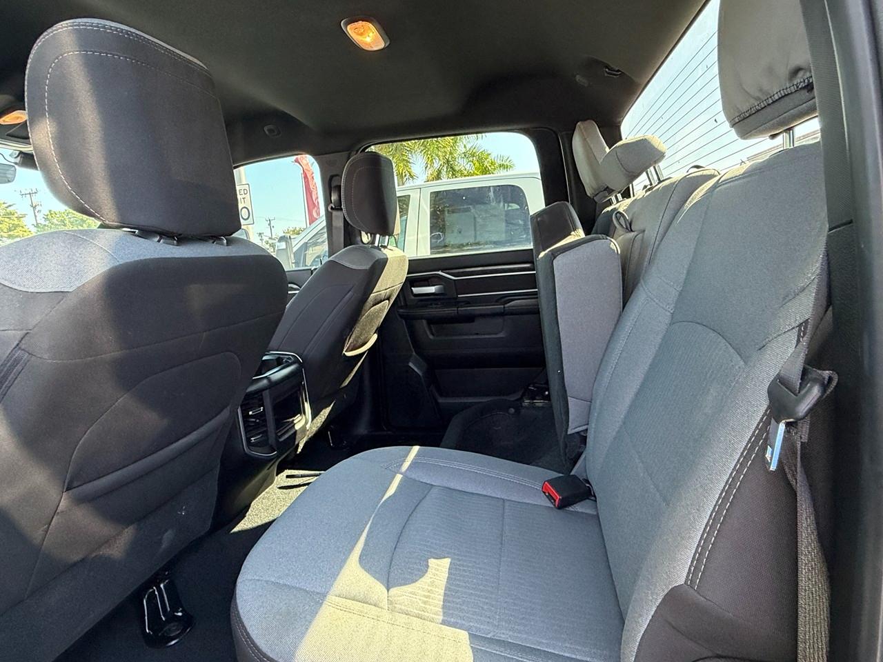 RAM 2500 Tradesman Crew Cab SWB 4WD 2024
